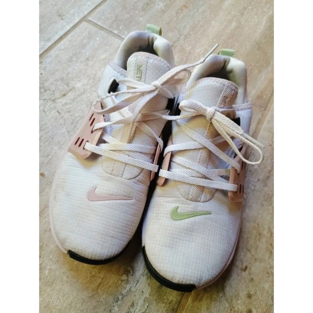 Nike Metcon Ladies Athletic Shoes sz 7 Nike Free Running